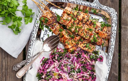 Grillade Laxspett Med Asiatisk Coleslaw Foto Nurlan Mathem1