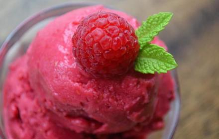 Raspberry Frozen Yogurt 2048X