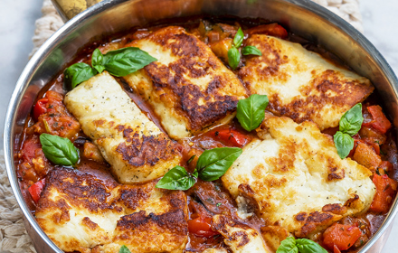 Bakad Halloumi Pa Ratatouillebadd Foto Nurlan Emir Mathem