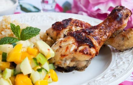Ugnsgrillade Kycklingben Med Mynta Och Avokado Och Mangosalsa 800X800