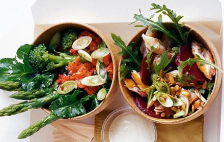 Rodbet Och Makrillsallad Med Pepparrotssas